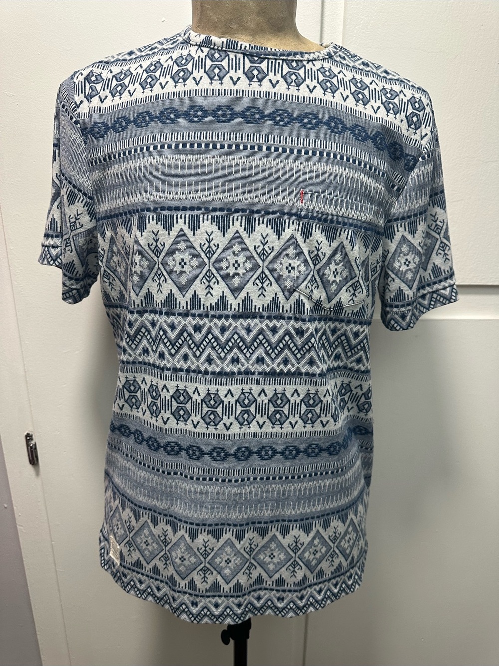 Native Youth Men's Short Sleeve Patterned Tee - Blue & White Sz. M